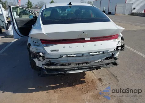 2024 Hyundai Elantra Sel z USA, uszkodzony, nr VIN KMHLS4DG7RU646823